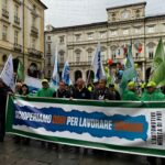 LA CRISI DELL’AZIENDA DELL’AUTO E DEL SUO INDOTTO RIPORTA IN STRADA CHI RISCHIA IL POSTO DI LAVORO – MIRAFIORI MARCIA SU DUE FRONTI