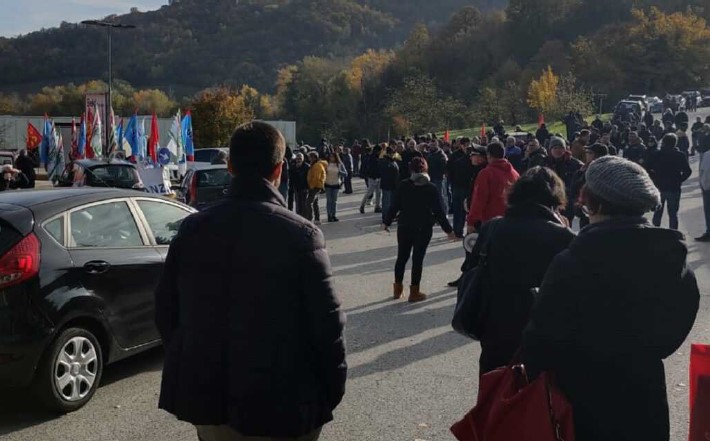 BEKO COMUNANZA, LA CHIUSURA E IL RISCHIO DI DESERTIFICAZIONE INDUSTRIALE: IL GRIDO D’ALLARME DEL SINDACO SACCONI E DEI SINDACATI