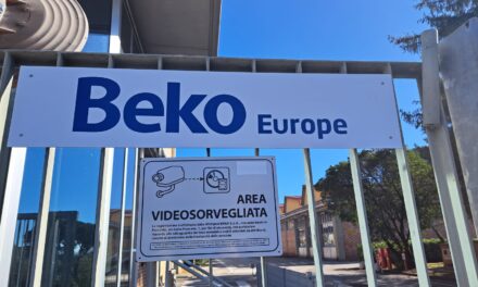 BEKO EUROPE: L’AZIENDA CONFERMA IN PARLAMENTO IL PIANO DI DIMISSIONI PER L’ITALIA : 1935 ESUBERI. I SINDACATI: DEVASTANTE